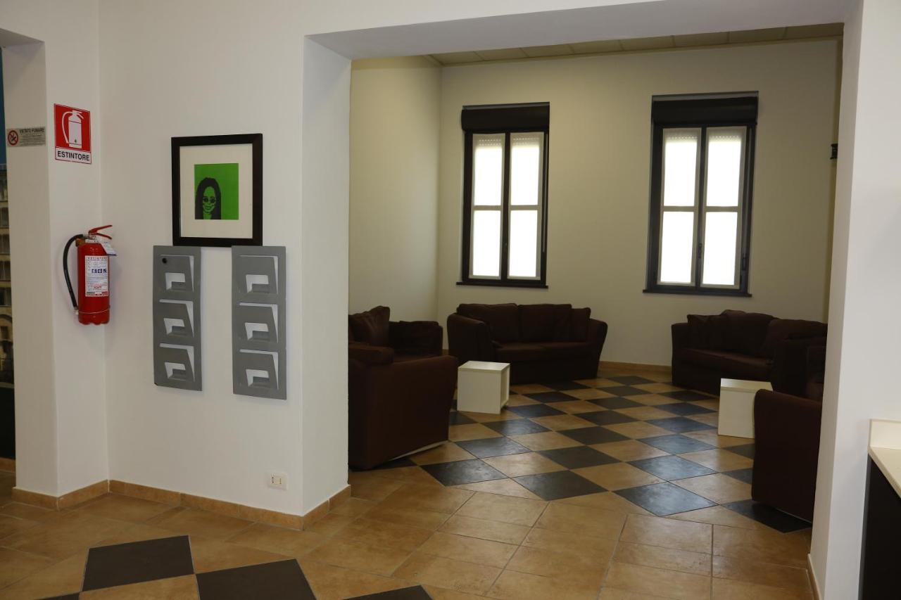 Student'S Hostel Parma Eksteriør billede