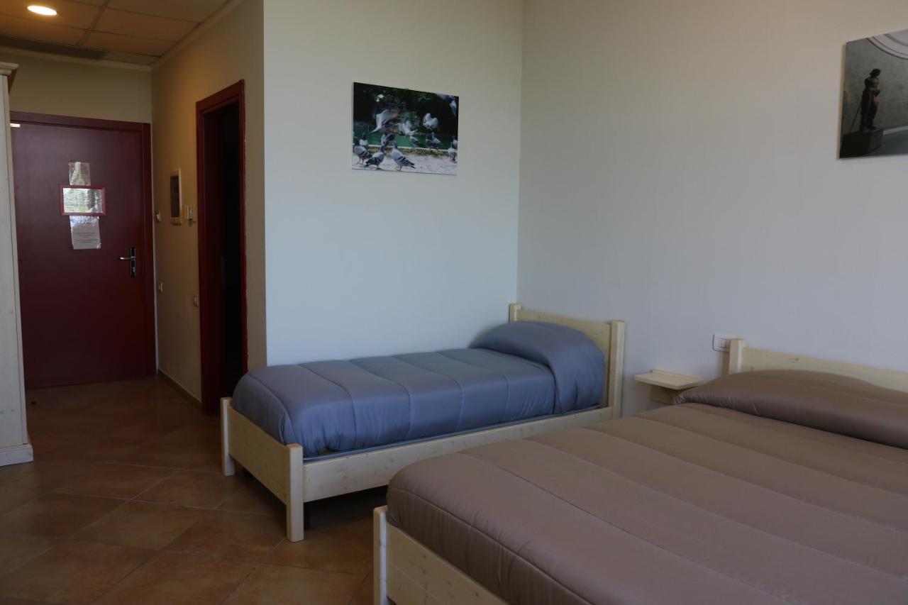 Student'S Hostel Parma Eksteriør billede