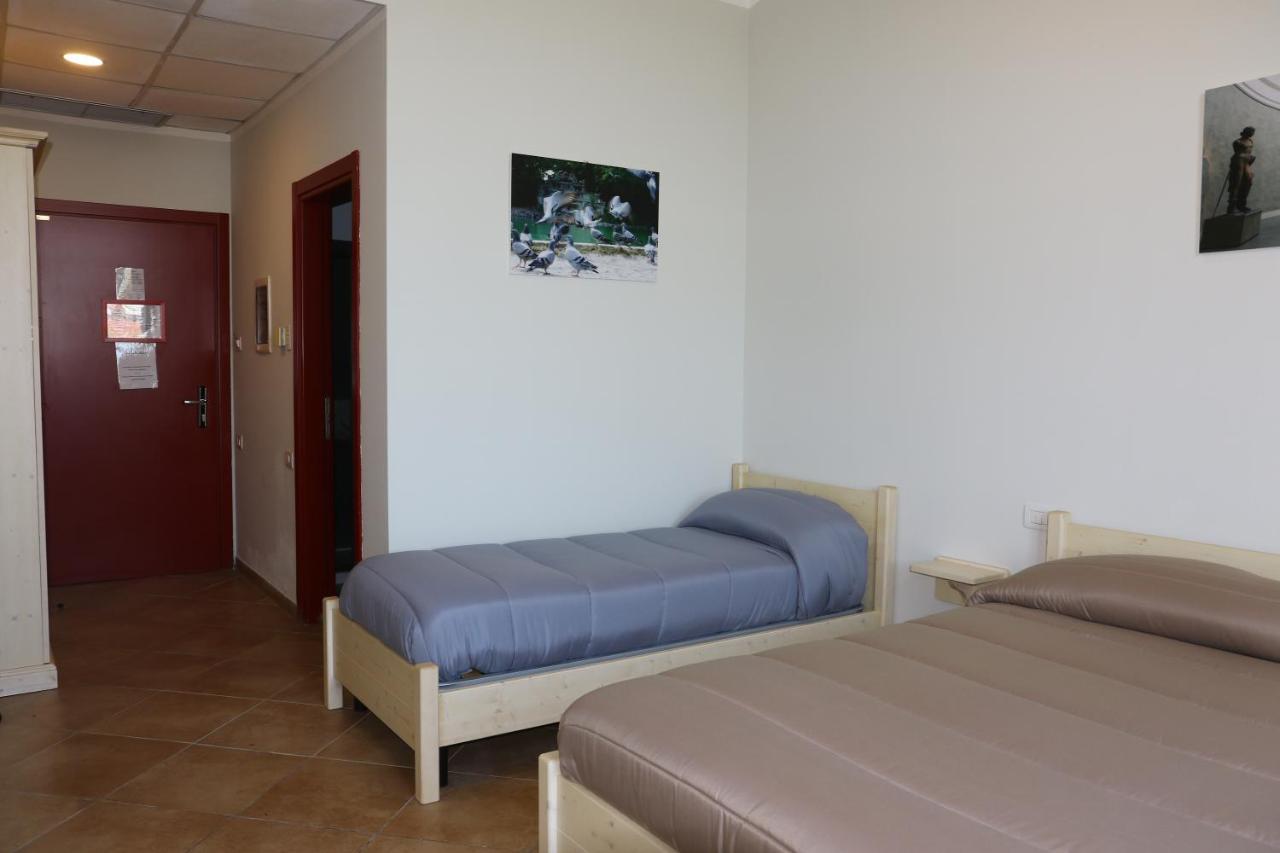 Student'S Hostel Parma Eksteriør billede